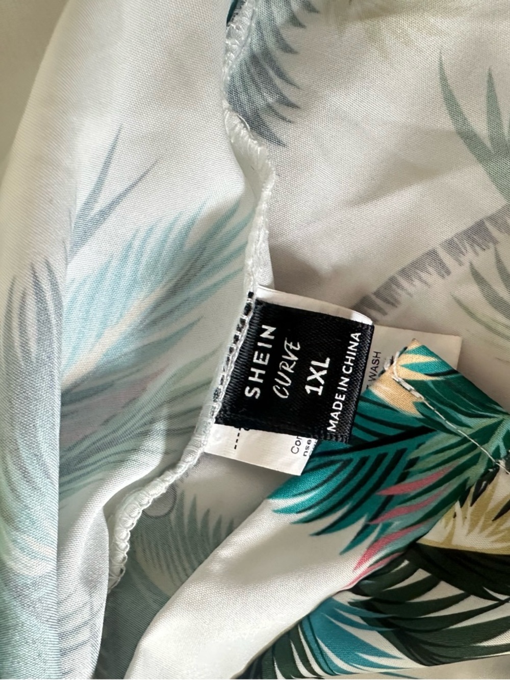 NWOT Tropical Palm Tree Print Button Down Shirt Coastal Chic Vacation Boho Top - Picture 5 of 6